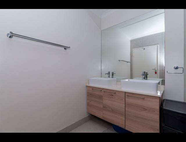 3 BEDROOM APARTMENT FOR SALE IN MODDERFONTEIN
